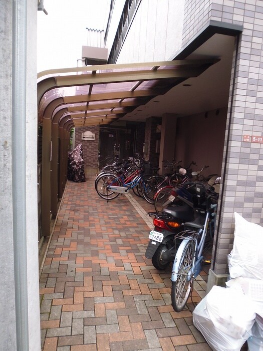 物件外観写真4　(駐輪場)