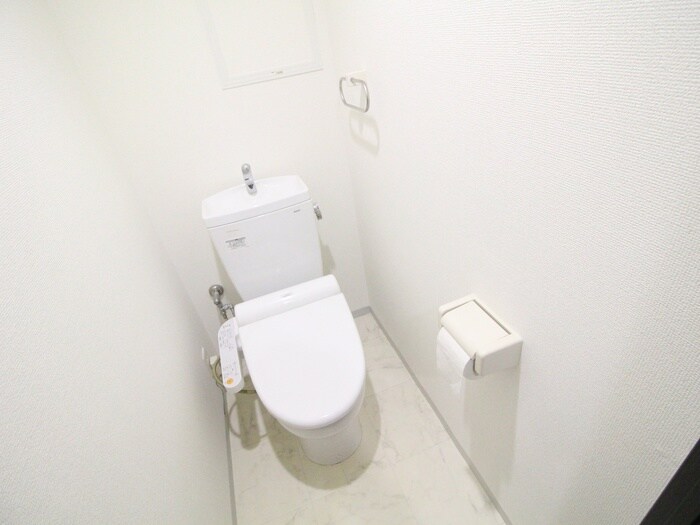 物件内観写真8　(トイレ)