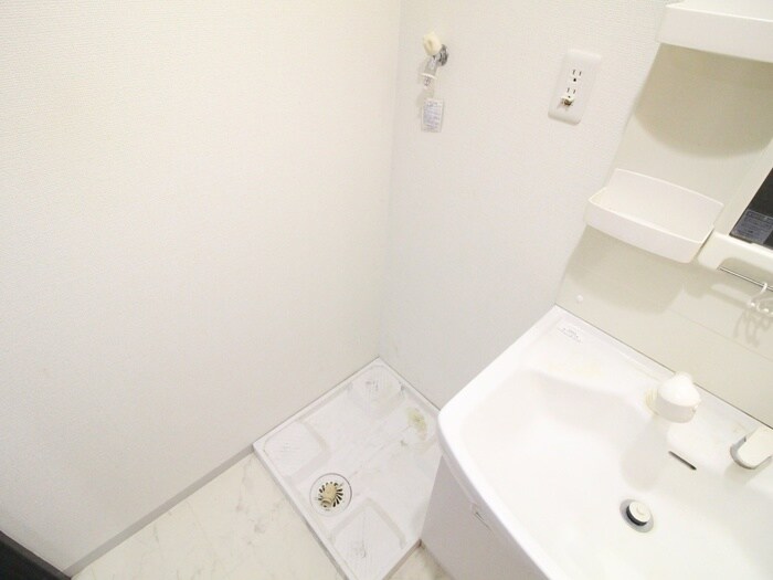 物件内観写真11　(洗濯機置場)