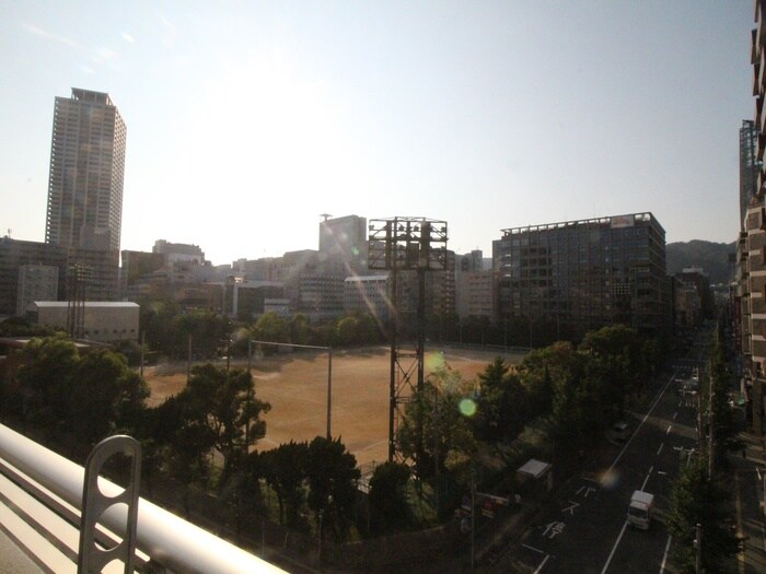 物件内観写真13　(室内からの展望)