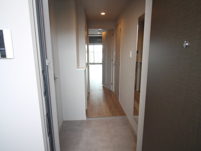 物件内観写真16　(玄関)