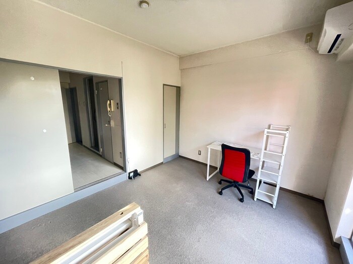 物件内観写真8　(居室)