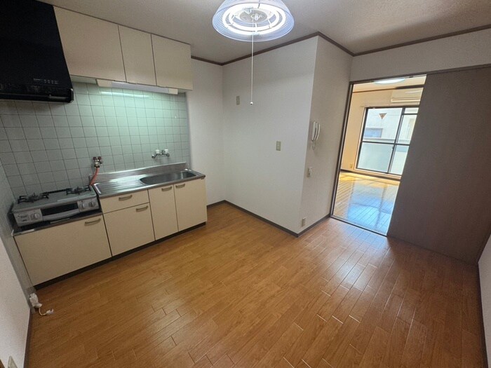 物件内観写真8　(居室)