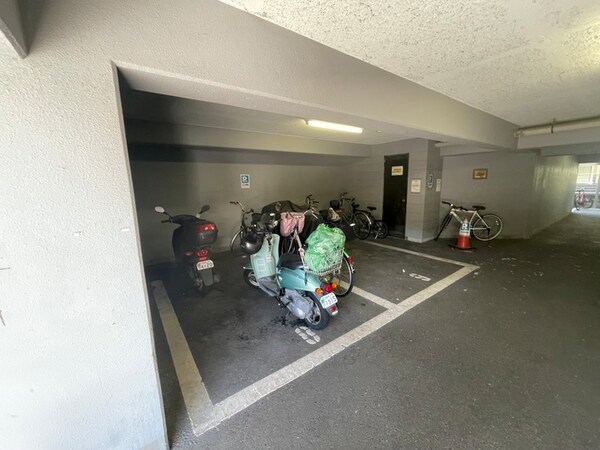 バイク置き場