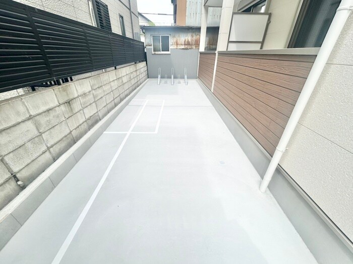 物件外観写真5　(駐輪場)