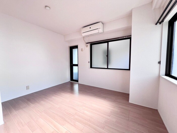 物件内観写真2　(居室)