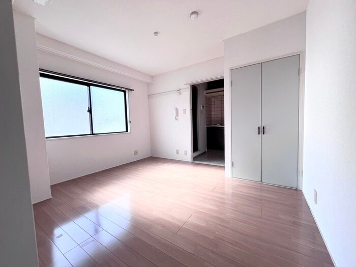 物件内観写真4　(居室)