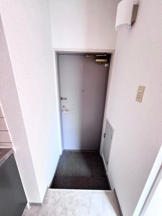 物件内観写真11　(玄関)