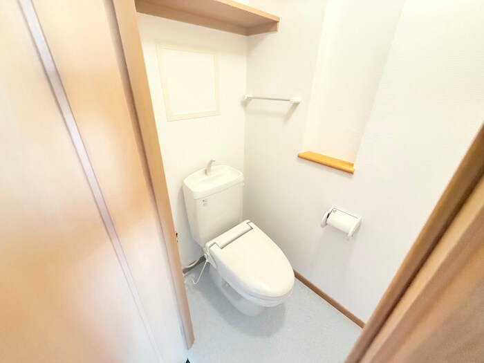 物件内観写真8　(トイレ)