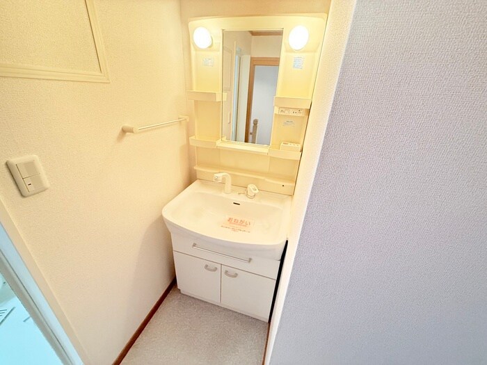 物件内観写真9　(洗面)