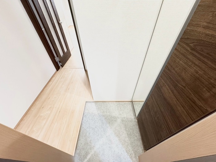 物件内観写真6　(玄関)