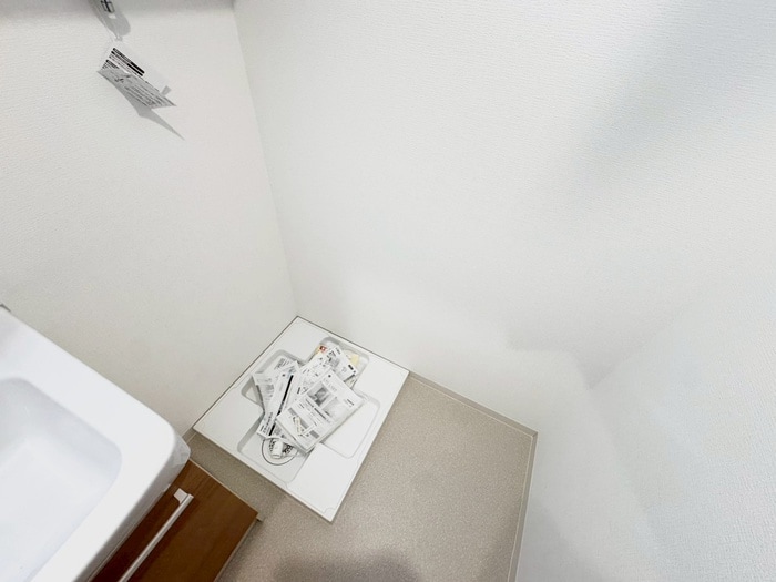 物件内観写真16　(洗濯機置場)