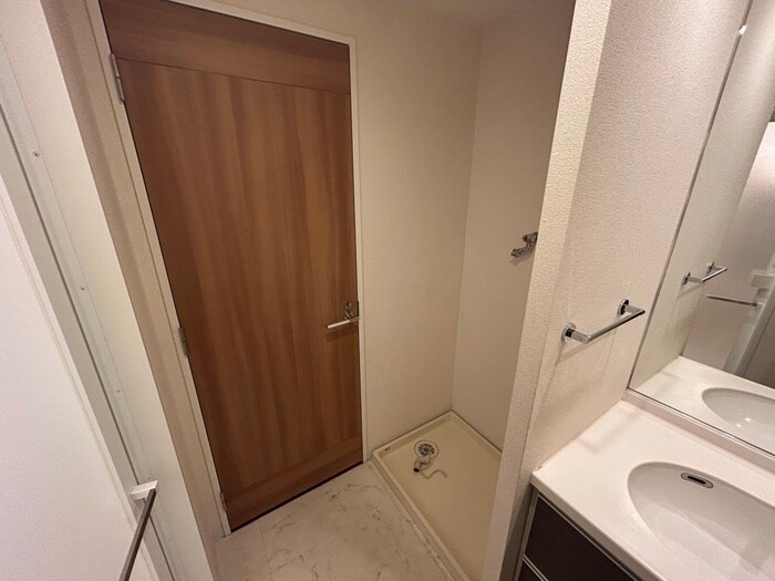 物件内観写真14　(洗濯機置場)