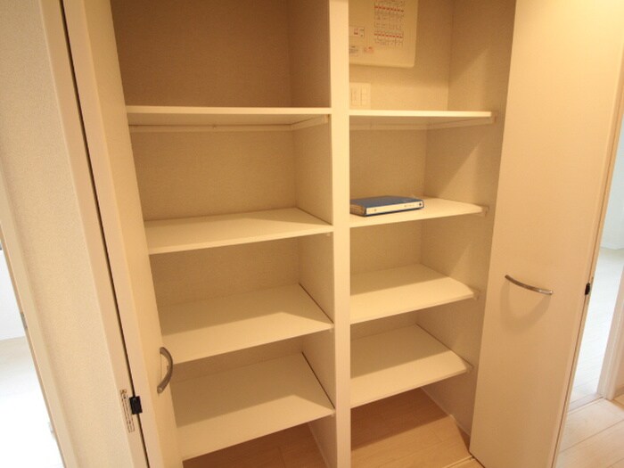 物件内観写真15　(収納)
