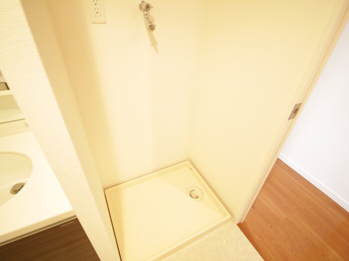 物件内観写真17　(洗濯機置場)