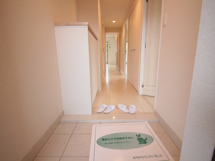 物件内観写真17　(玄関)