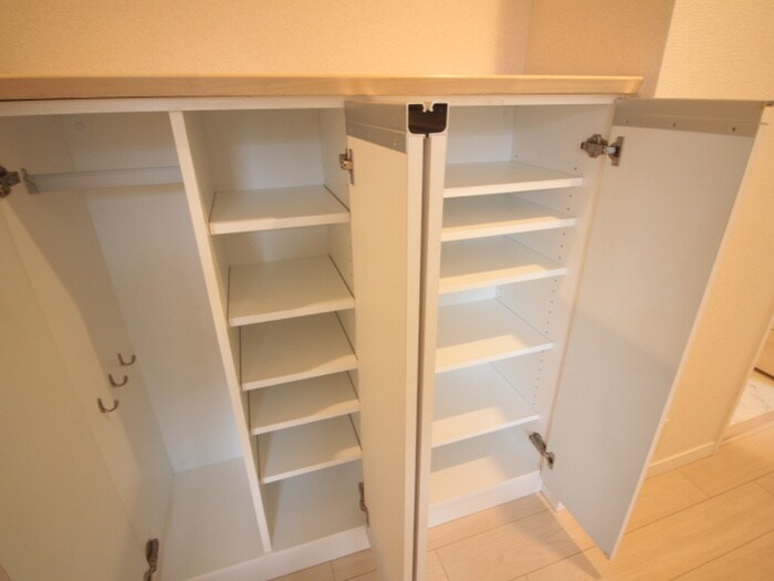 物件内観写真18　(靴箱)