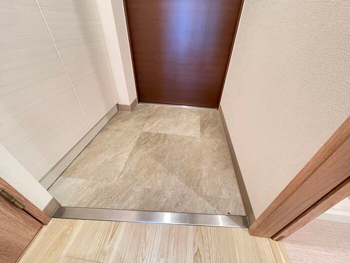 物件内観写真19　(玄関)