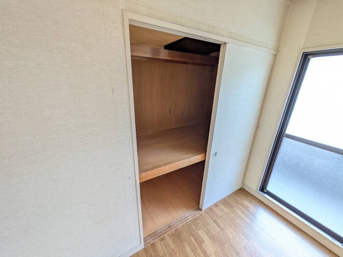 物件内観写真12　(収納)