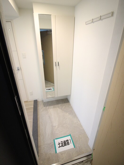 物件内観写真7　(玄関)