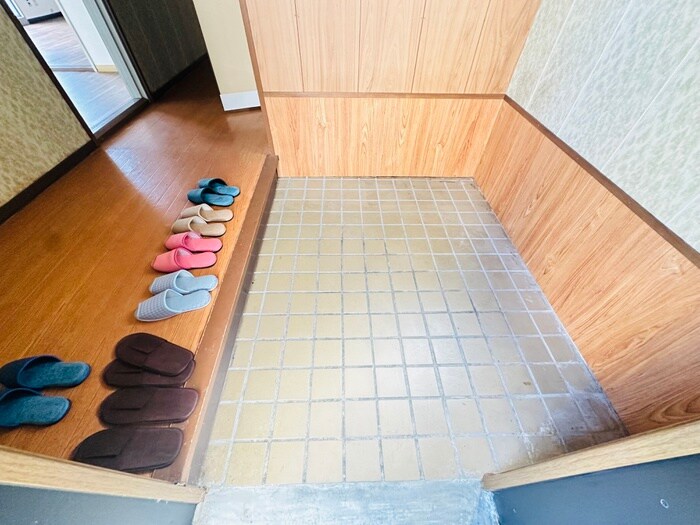 物件内観写真17　(玄関)
