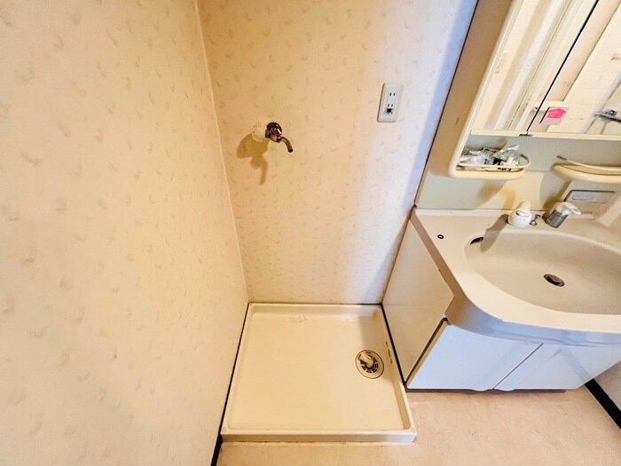 物件内観写真13　(洗濯機置場)