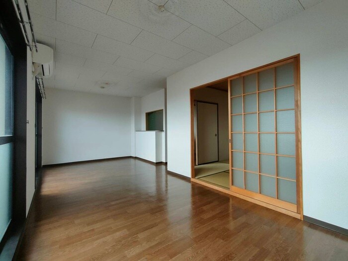 物件内観写真8　(居室)