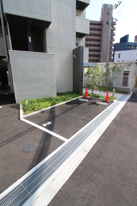 物件外観写真3　(駐車場)