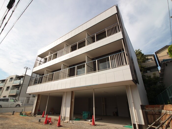 物件外観写真1　(駐車場)