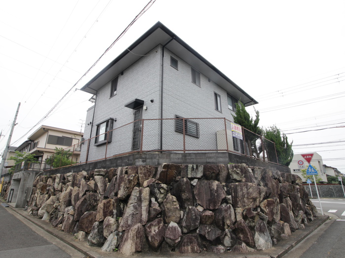 西山足立津田貸家