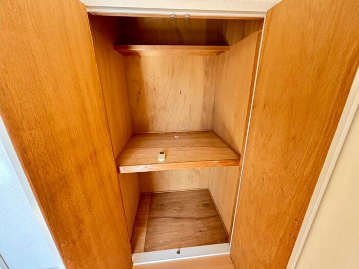 物件内観写真12　(収納)