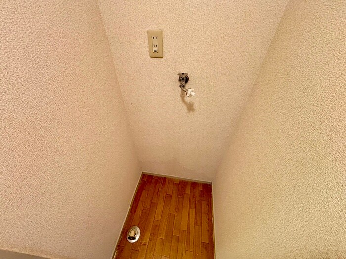 物件内観写真17　(洗濯機置場)