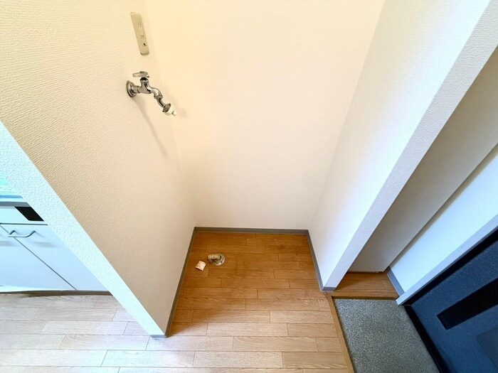 物件内観写真12　(洗濯機置場)