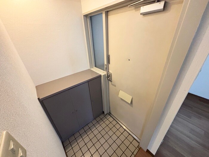 物件内観写真12　(玄関)