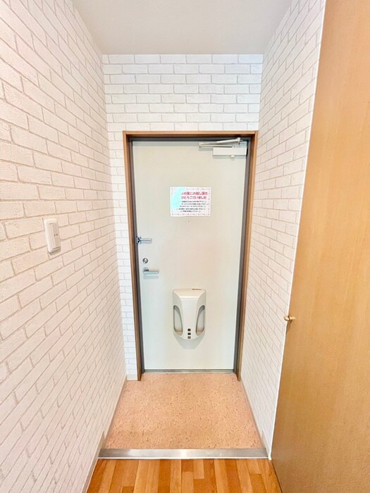 物件内観写真17　(玄関)