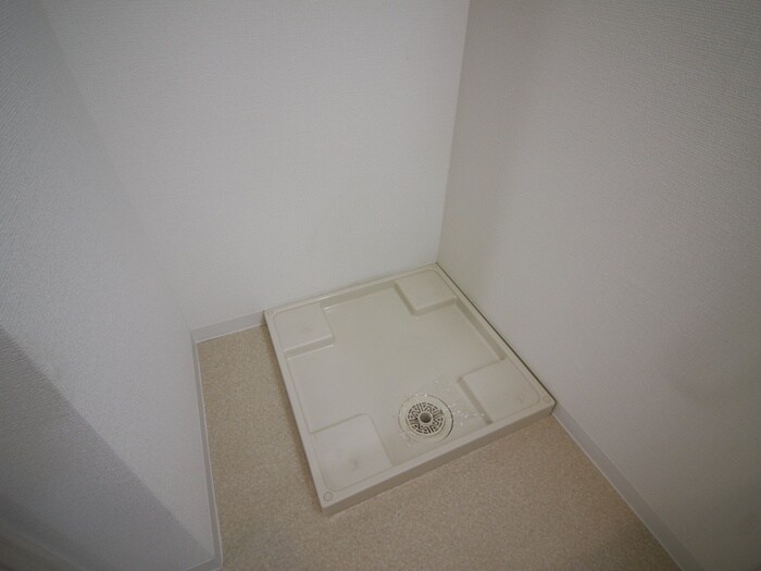 物件内観写真10　(洗濯機置場)