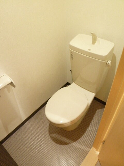 物件内観写真8　(トイレ)