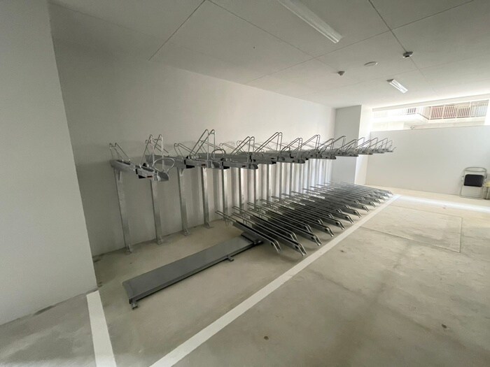 GENOVIA神戸新開地駅前の駐輪場