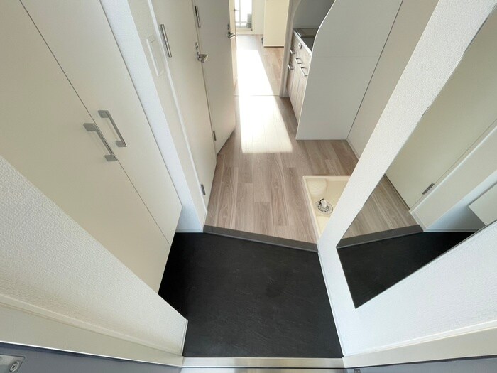 物件内観写真14　(玄関)