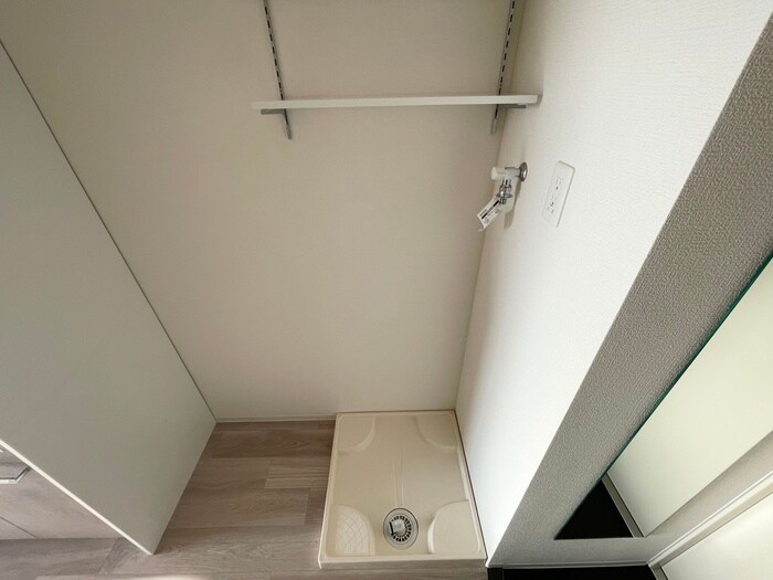 物件内観写真18　(洗濯機置場)