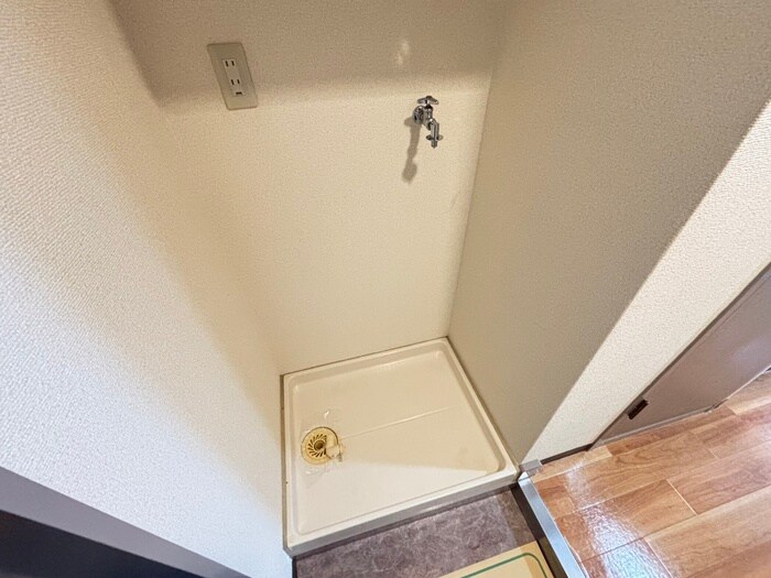 物件内観写真15　(洗濯機置場)