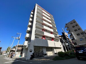 ONLY ONE池田外観写真