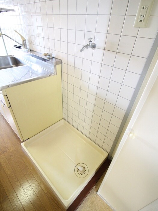 物件内観写真12　(洗濯機置場)