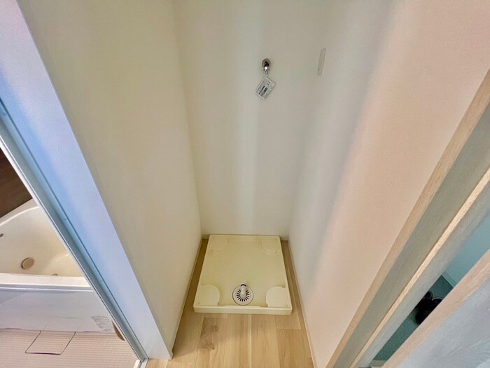 物件内観写真12　(洗濯機置場)