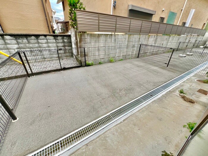 物件内観写真22　(室内からの展望)