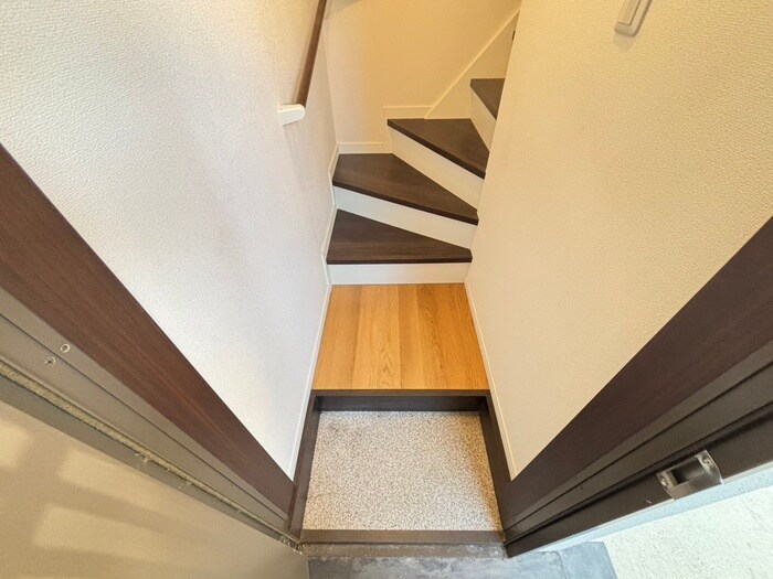 物件内観写真7　(玄関)