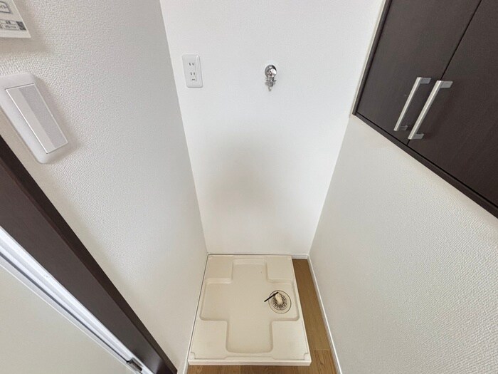 物件内観写真9　(洗濯機置場)