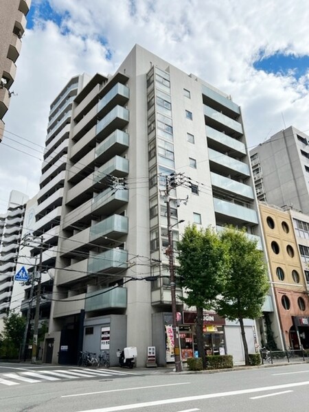 W.O.B HONMACHI WEST外観写真