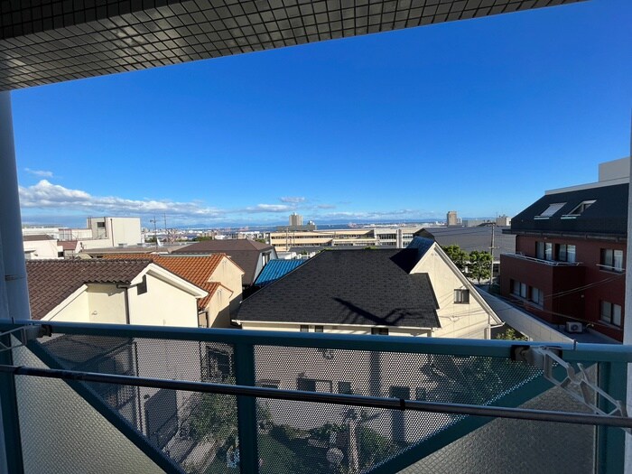 物件内観写真17　(室内からの展望)