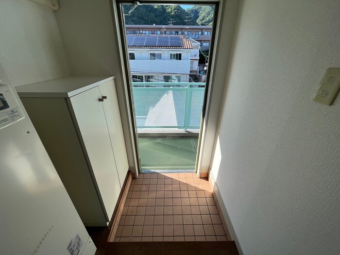 物件内観写真18　(玄関)